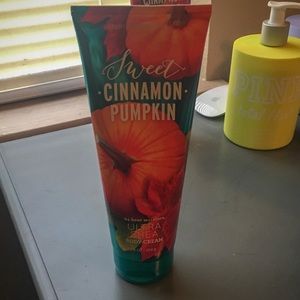 Bath & Body- Sweet Cinnamon Pumpkin
